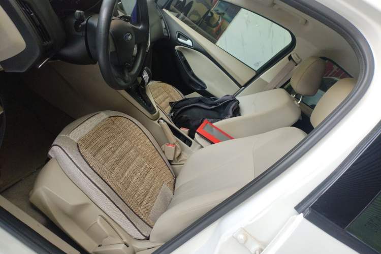 Used Ford Focus 2015 Sedan 1.6L Automatic Comfort Model
