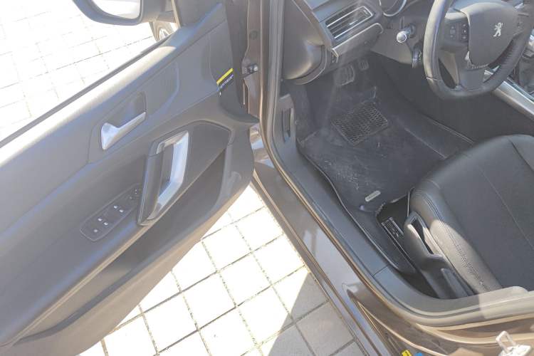 Used Peugeot 408 2014 1.8L Automatic Luxury Edition
