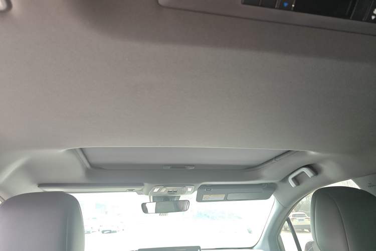 Used Toyota Granvia 2024 2.5L Hybrid Prestige PLUS Four-Wheel Drive Version