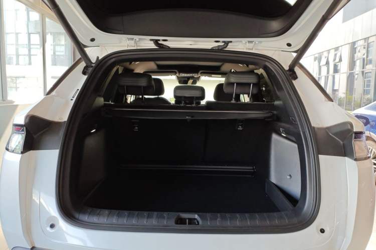 Used BYD Song L DM-i 2025 Intelligent Driving Version 160 km Beyond-Range Type
