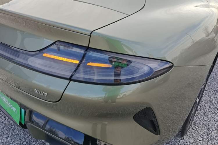 Used  SU7 2024 Rear-Drive Standard Founder Edition
