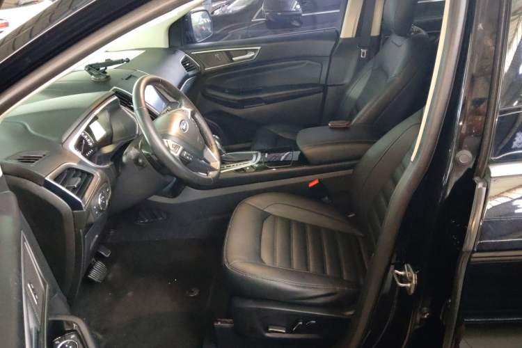 Used Ford Edge 2018 EcoBoost 245 Two-Wheel-Drive Titanium 7-Seater China VI Standard
