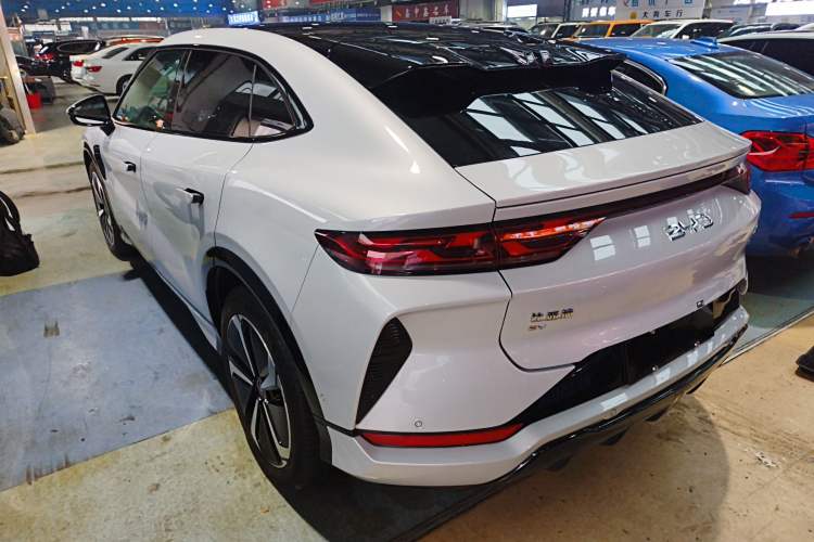 Used BYD Song L EV 2025 Intelligent Driving Version 662 km LiDAR Excellence Edition
