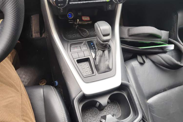 Used Toyota Wildlander 2021 2.0L CVT Two-Wheel Drive Luxury Edition
