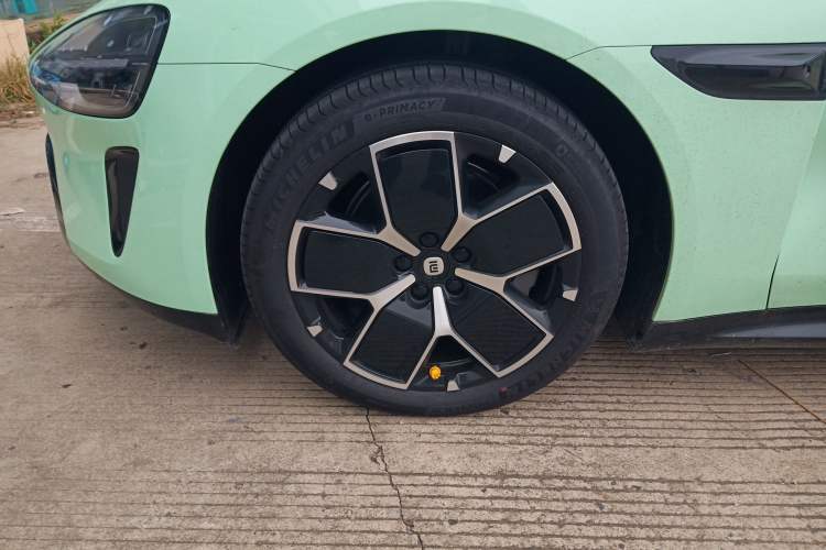 Used  SU7 2024 Rear-Drive Ultra-Long Range Advanced Pro-Level Intelligent Driving Version
