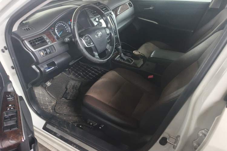 Used Toyota Camry 2016 2.5G 10th Anniversary Deluxe Navigation Edition
