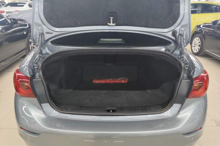 Used Infiniti Q50 2014 2.0T Comfort Edition
