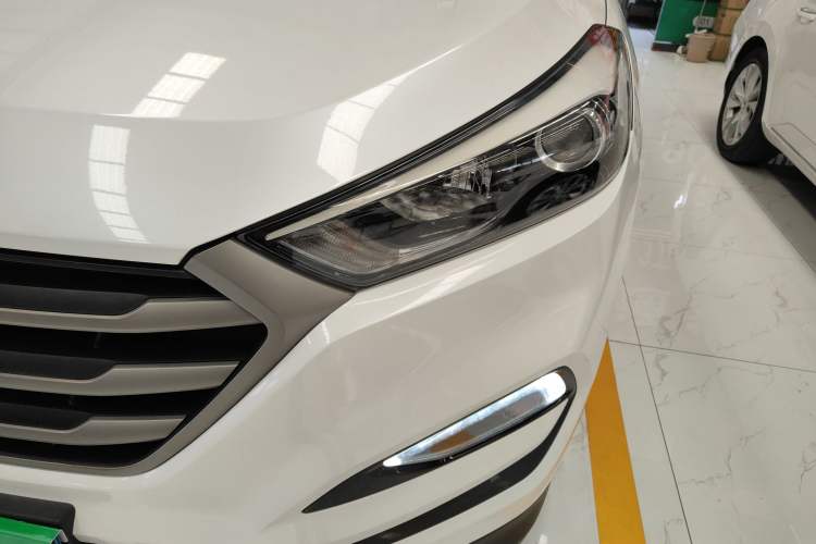 Used Hyundai Tucson 2018 1.6T Dual-Clutch Two-Wheel Drive 15th Anniversary Special Edition
