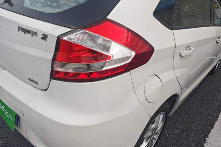 Used Chery Fengyun 2 2013 Hatchback 1.5L AMT Ruìyì Edition