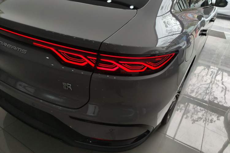 Used BYD Han 2025 EV with 701 km of Laser Radar-Enabled Intelligent Driving
