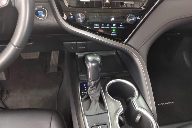 Used Toyota Camry 2021 2.0G Luxury Edition