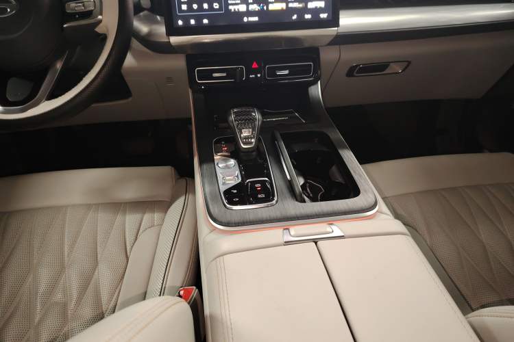 Used GAC Trumpchi GS8 2022 Flagship Series 2.0 TGDI Two-Wheel-Drive Prestige Edition (7 Seats)