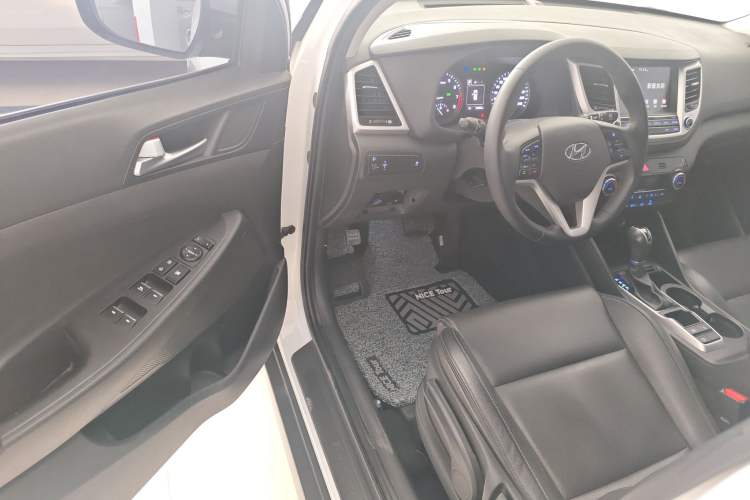 Used Hyundai Tucson 2015 1.6T Dual-Clutch Two-Wheel-Drive Smart Model
