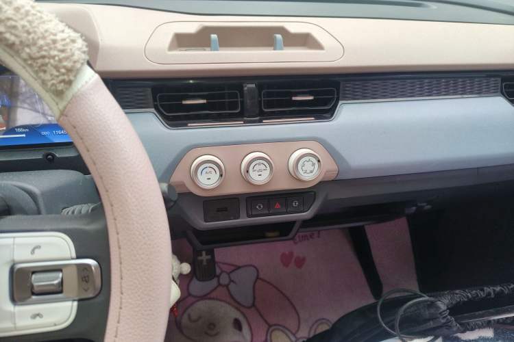 Used Chery QQ Ice Cream 2022 170km Sundae Phosphate Lithium-Ion
