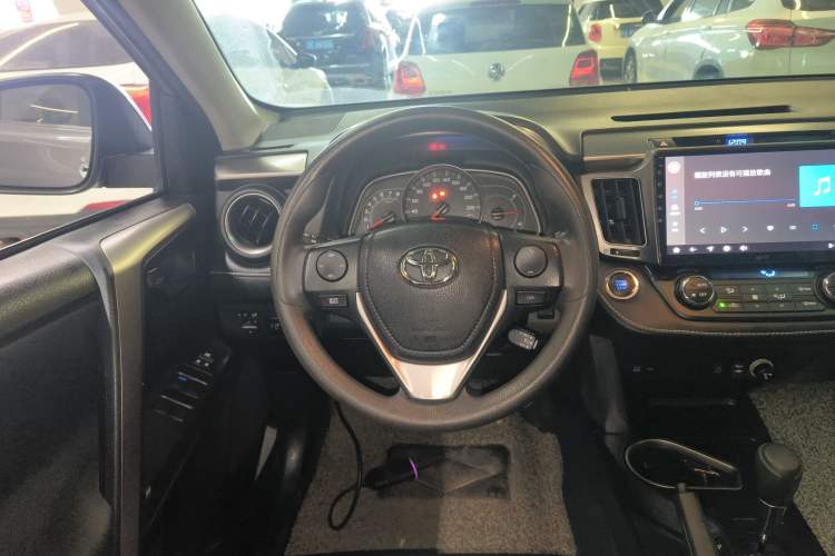 Used Toyota RAV4 2018 2.0L CVT Two-Wheel Drive Fashion X Edition
