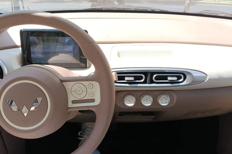 Used Wuling Hongguang MINIEV 2025 Four-Door Version Advanced Edition
