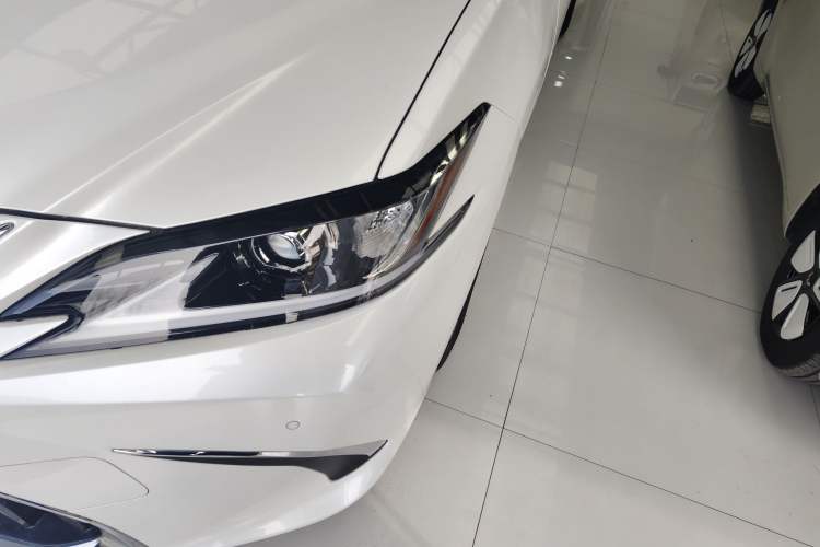 Used Lexus ES 2022 200 Excellence Edition

