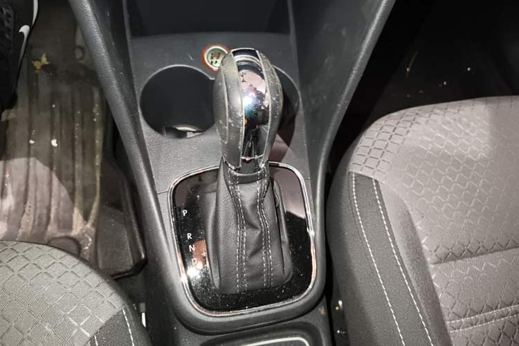 Used Volkswagen Polo 2016 1.6L Cross Polo Automatic
