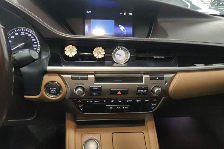 Used Lexus ES 2015 200 Elite Edition
