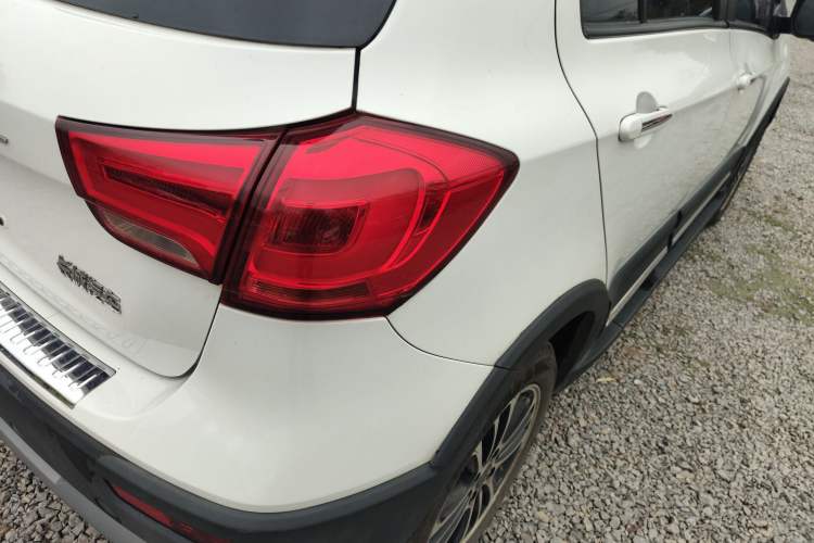 Used Haval H1 2016 Revised Version Blue Badge 1.5L Manual Luxury Edition
