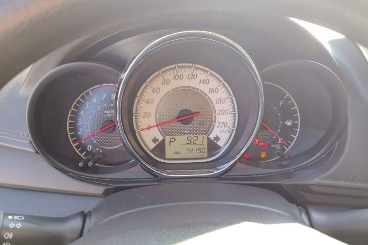 Used Toyota YARiS L 2015 1.5G Automatic Xuan Dong Sunroof Special Edition
