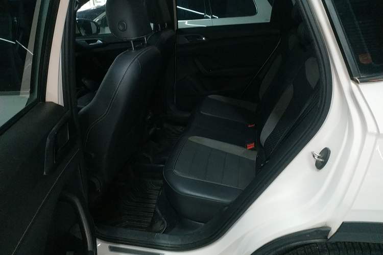 Used Volkswagen Tharu 2019 280TSI Two-Wheel Drive R-Line China VI Standard
