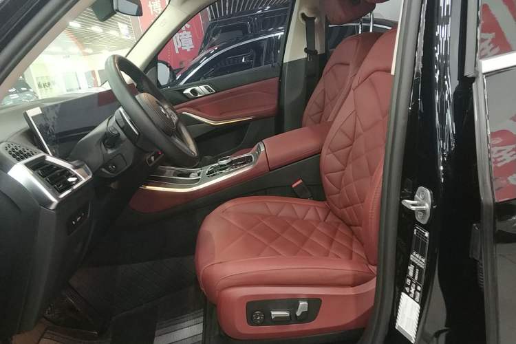 Used BMW X5 2023 xDrive 30Li Luxury M Sport Package