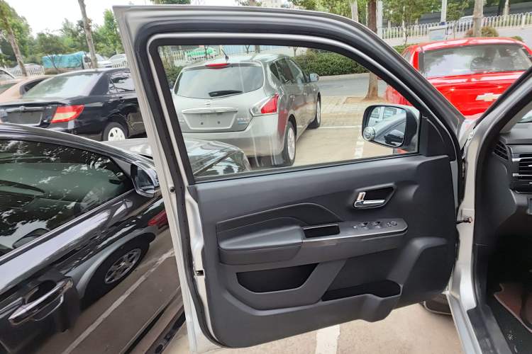 Used Great Wall Wingle 5 2017 2.0T European Version Diesel Two-Wheel Drive Advanced Large Double-Cab GW4D20E
