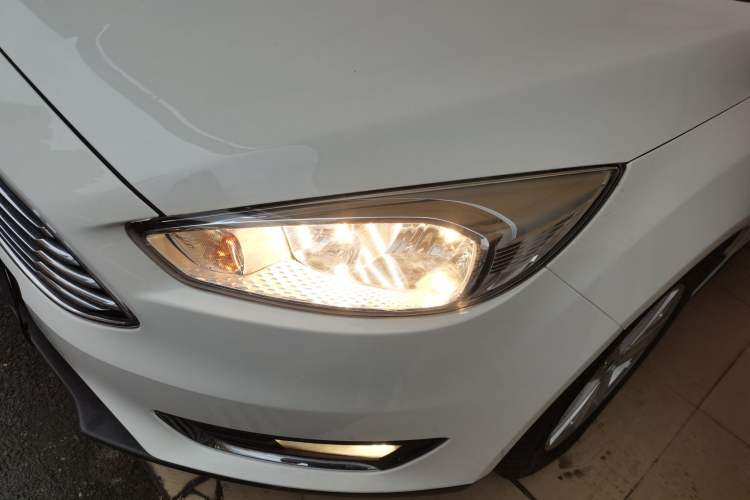 Used Ford Focus 2017 Sedan 1.6L Automatic Fashion Edition Smart Drive Version
