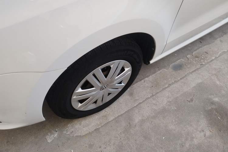 Used Volkswagen Polo 2016 1.4L Manual Fashion Model