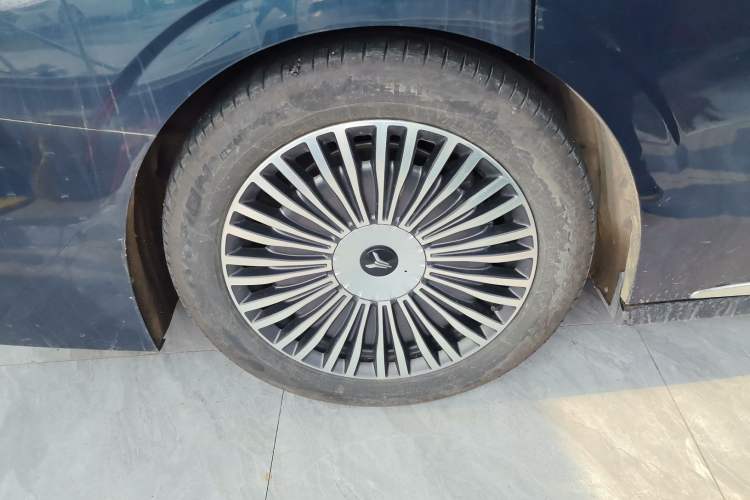 Used VOYAH Dream 2025 PHEV Four-Wheel-Drive Flagship Kunpeng Edition
