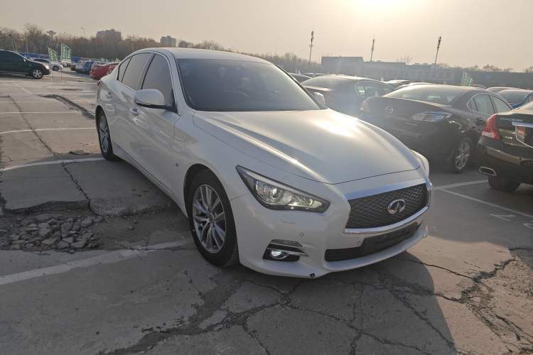 Used Infiniti Q50 2014 3.7L Luxury Edition