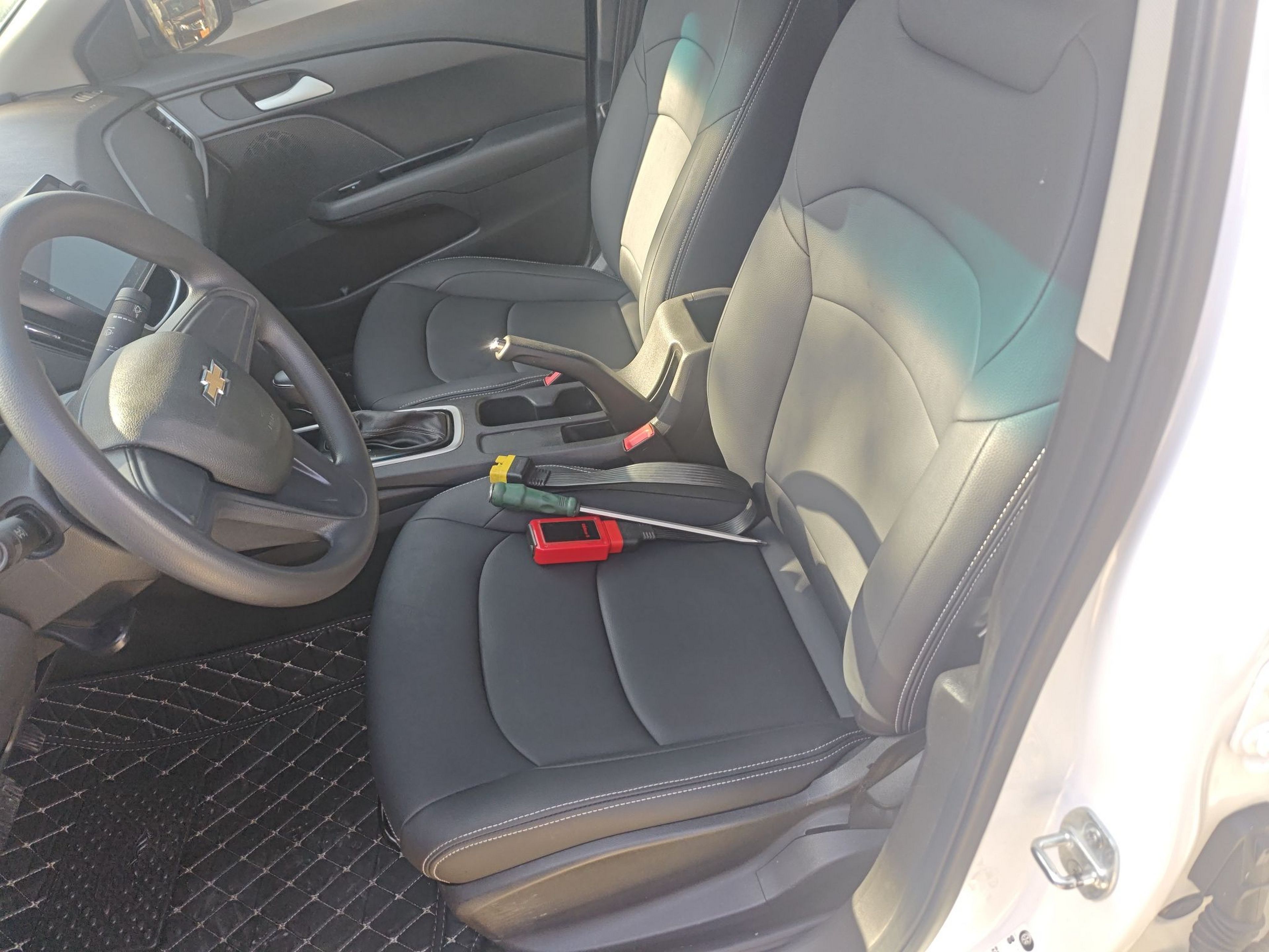 Переднее сиденье в автомобиле