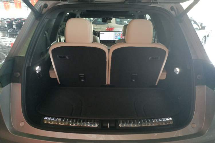 Used Li Auto L8 2023 Pro Model