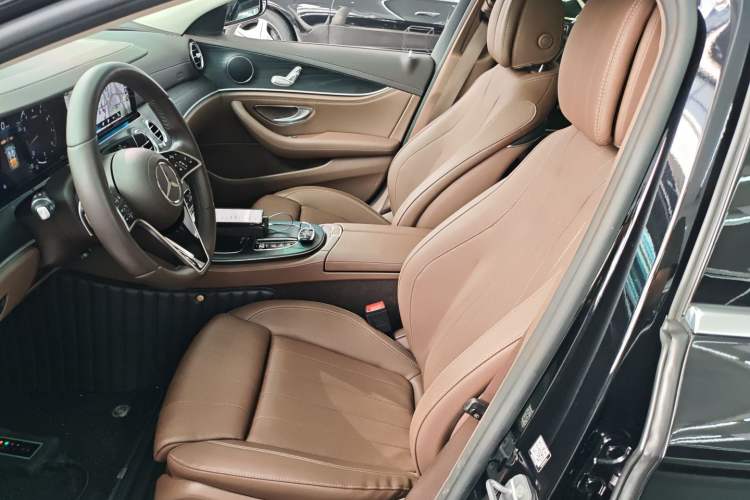 Used Mercedes-Benz E-Class 2023 E 260 L
