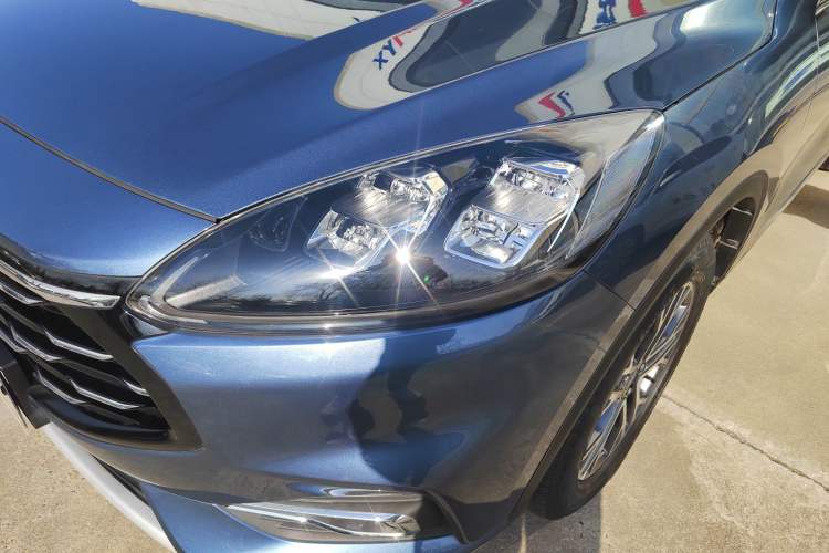 Used Ford Escape 2020 EcoBoost 245 Two-Wheel-Drive Titanium Edition
