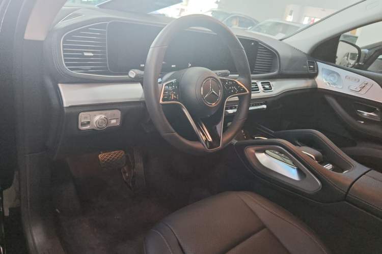 Used Mercedes-Benz GLE Coupe 2024 GLE 350 4MATIC Coupe SUV Luxury Model