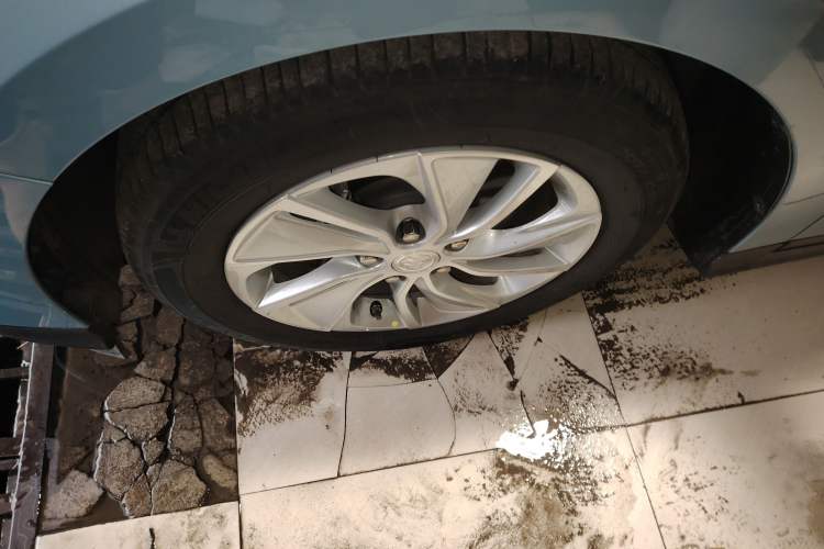 Used Buick Velite 6 2020 Plug-in Hybrid Connected Fashion Model
