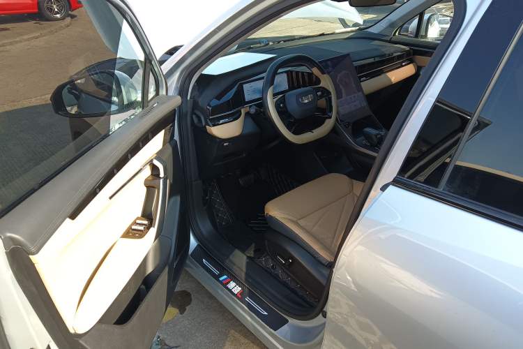 Used Geely Auto FX11 2023 1.5TD DCT Prestige Edition