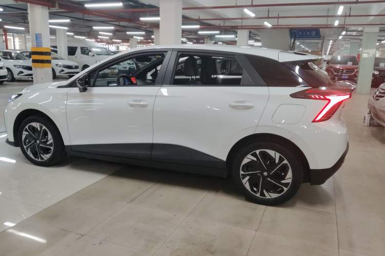 Used MG 4 EV 2023 415 km Range Sea-Faring Champion Edition
