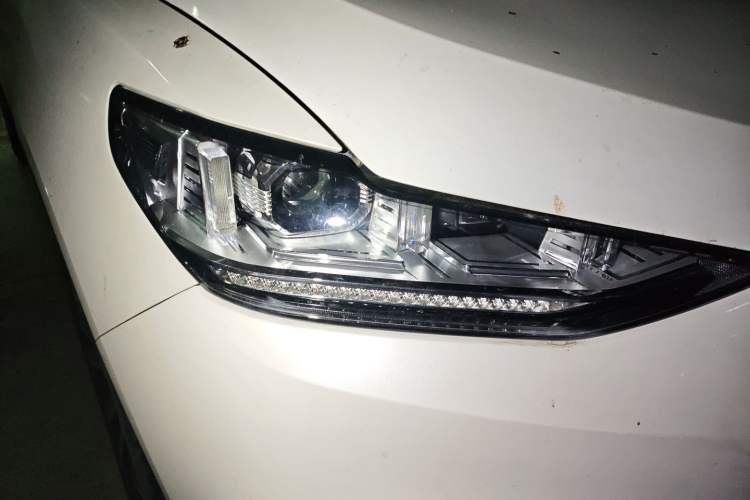 Used Wey VV6 2018 2.0T Two-Wheel-Drive Ultra-Luxury Version China V Standard