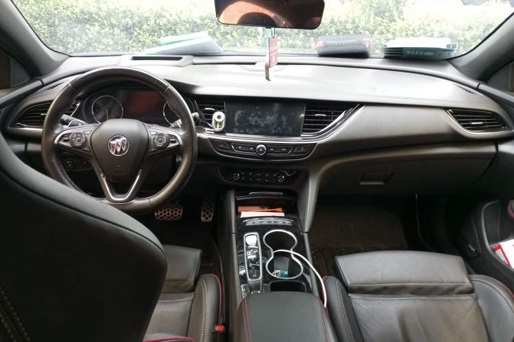 Used Buick Regal 2022 GS Prestige Model
