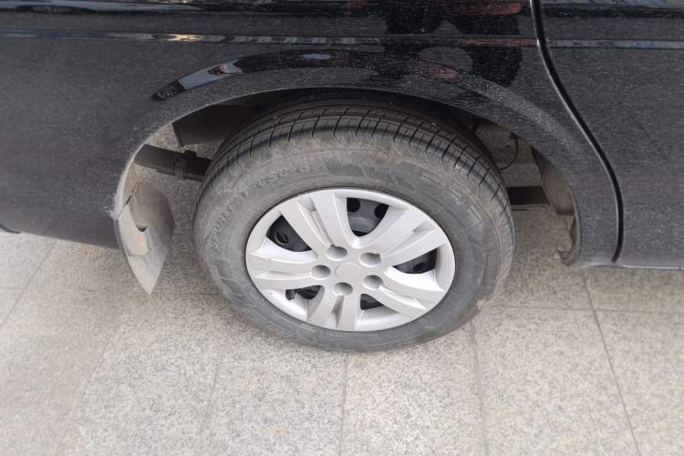 Used FORTHING Lingzhi 2023 M5 1.6L Practical Model 5 Seats
