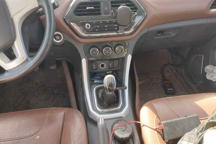 Used  M70 2017 1.5L manual luxury cabin
