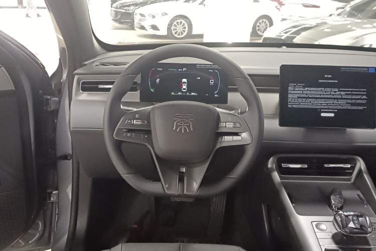 Used BYD Qin PLUS 2024 HONOR Edition DM-i 55KM Leading Model
