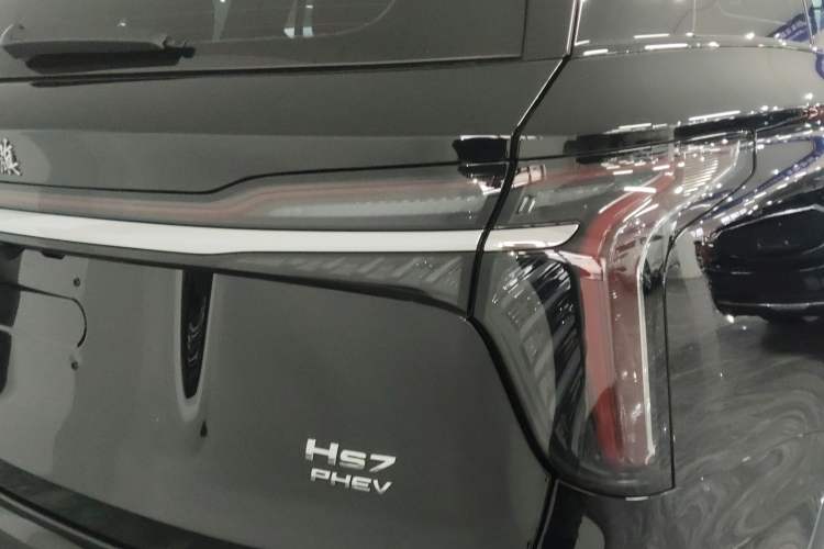 Used Hongqi HS7 PHEV 2024 2.0T PHEV Four-Wheel Drive Flagship Edition 7 Seats