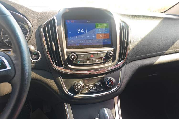 Used Baojun 560 2016 1.8L iAMT Luxury Model
