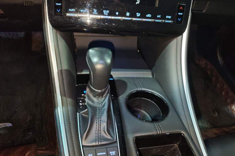 Used Toyota Avalon 2022 2.5L Luxury Edition