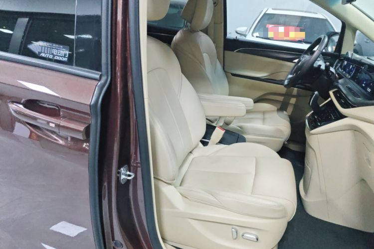 Used Buick GL8 2022 ES Landtrek 653T Luxury Edition