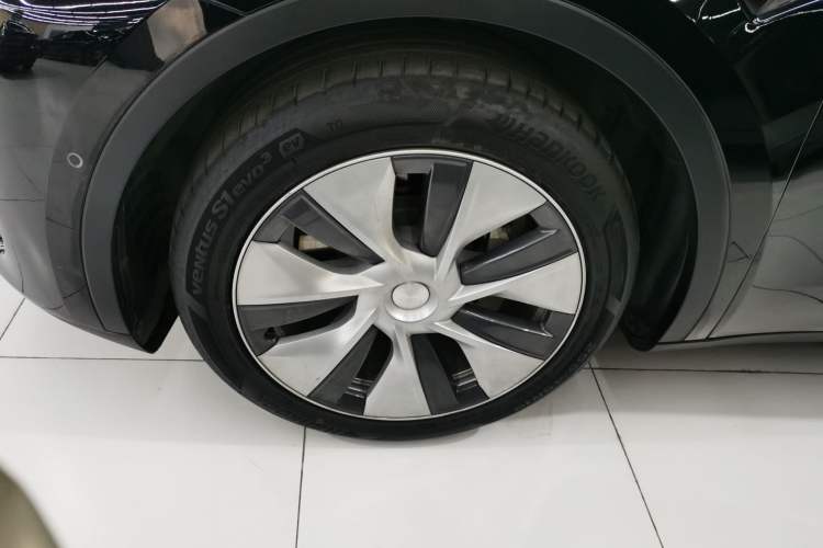 Used Tesla Model Y 2021 Standard Range Rear-Wheel Drive Version